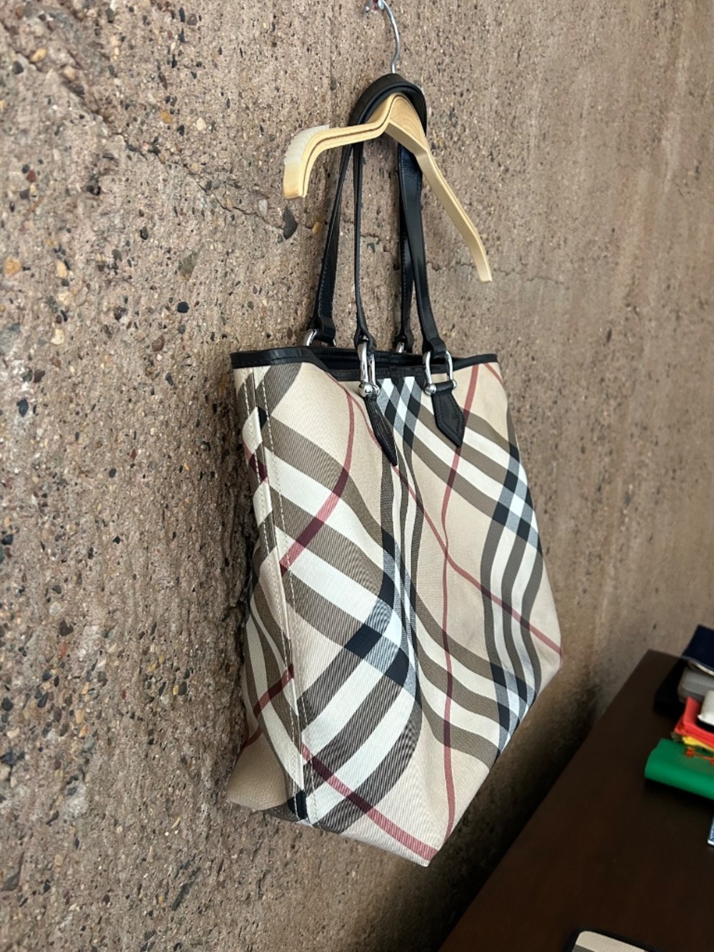 Burberry Classic Nova Check Large Tote Bag | Black Trim - Picture 3 of 16